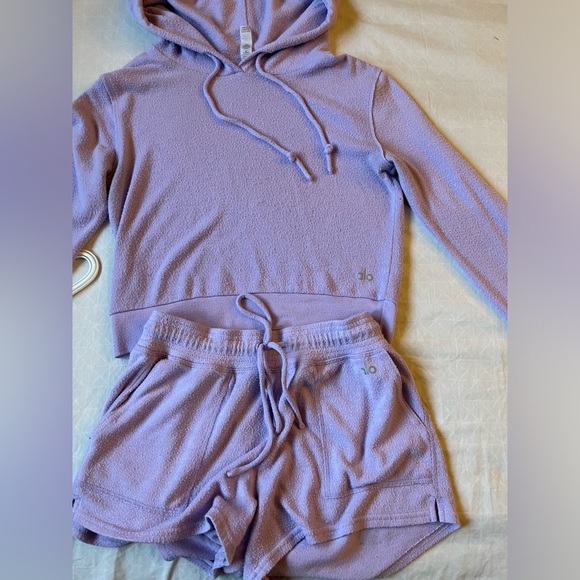 Alo Yoga Daze matching lounge short & sweater set - Picture 8 of 9